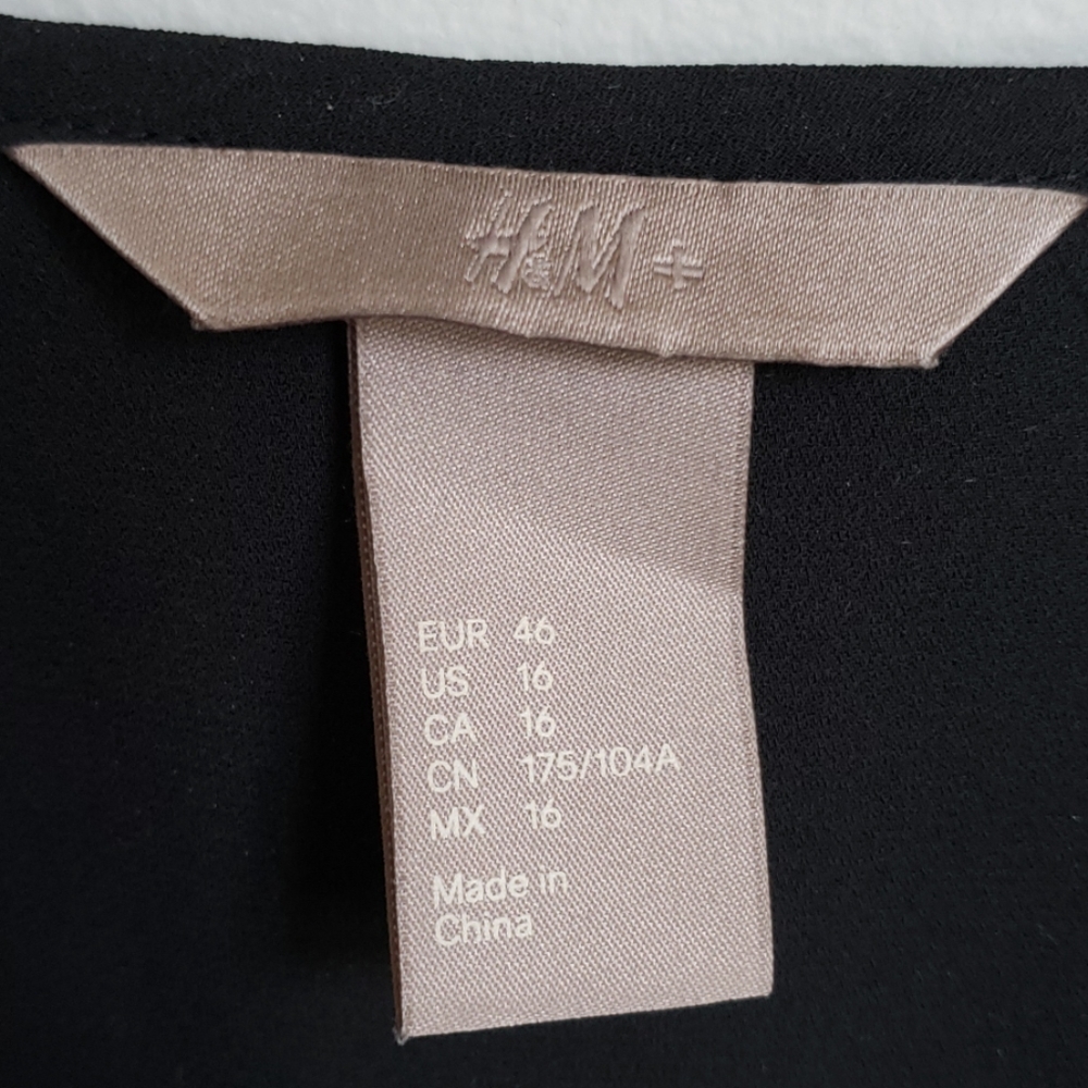 H&M Plus Black Ruffle Blouse - Picture 3 of 5